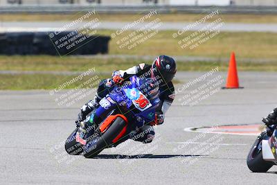 media/Apr-23-2022-Fastrack Riders (Sat) [[cb2d6ae73d]]/LEVEL 4/1PM TURN 6 OUTSIDE/